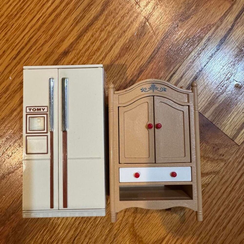 Tomy dollhouse furniture set